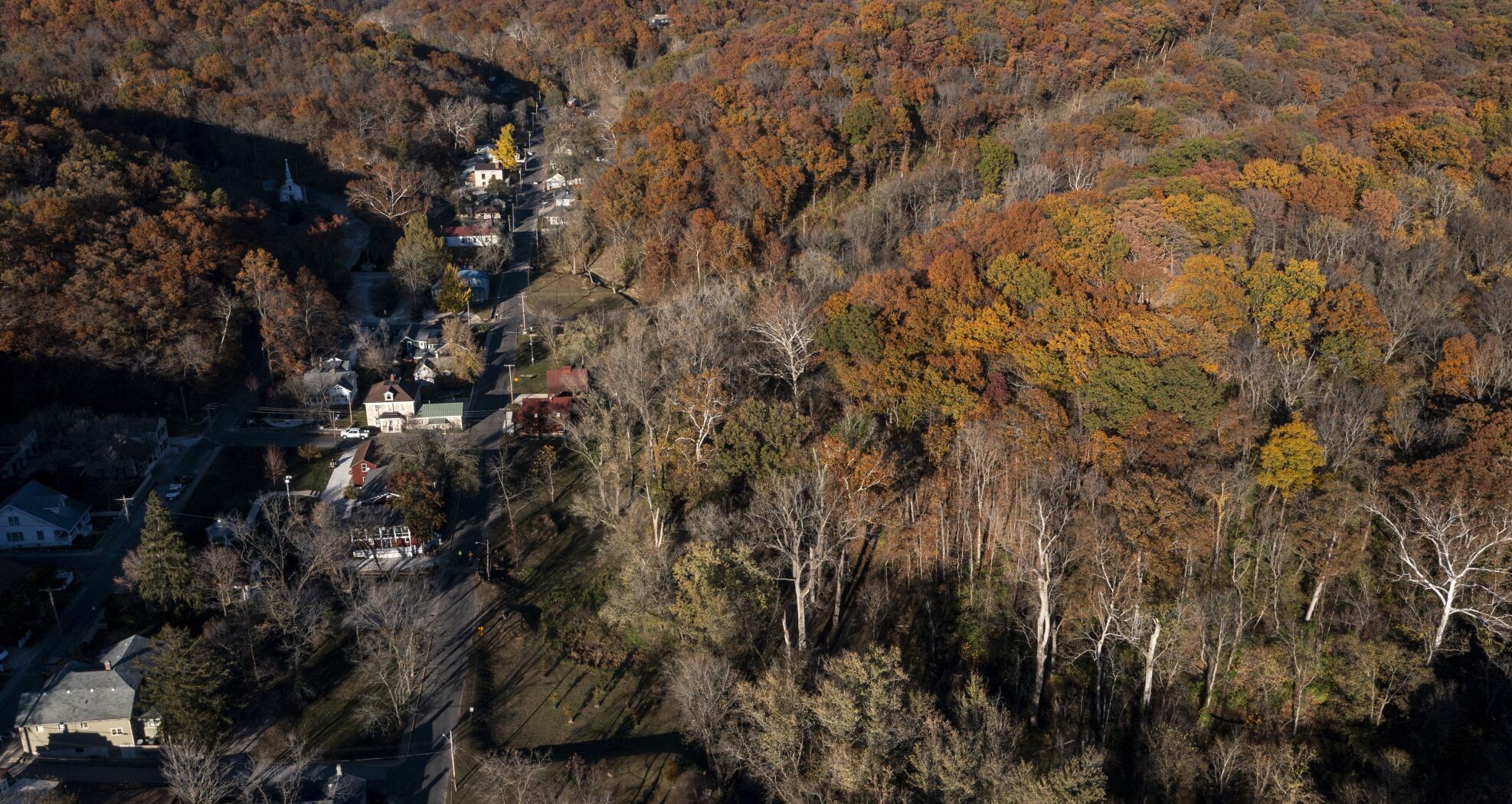 Fading fall colors along Great River Road